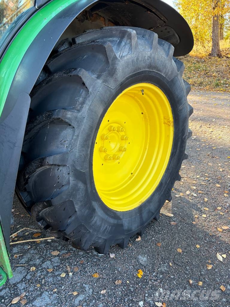 John Deere 6125 R Traktoriai