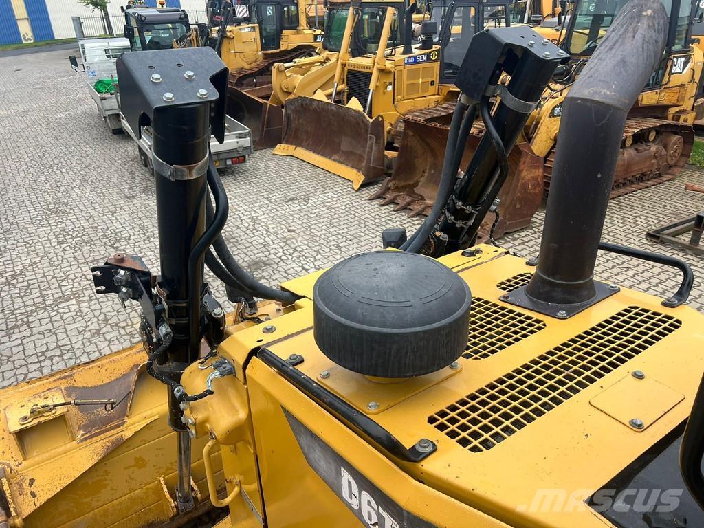 CAT D6T . Buldozer sobre oruga