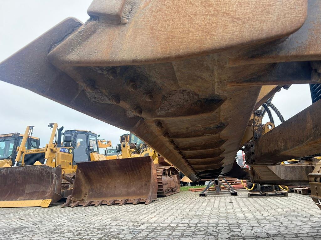 CAT D6T . Buldozer sobre oruga