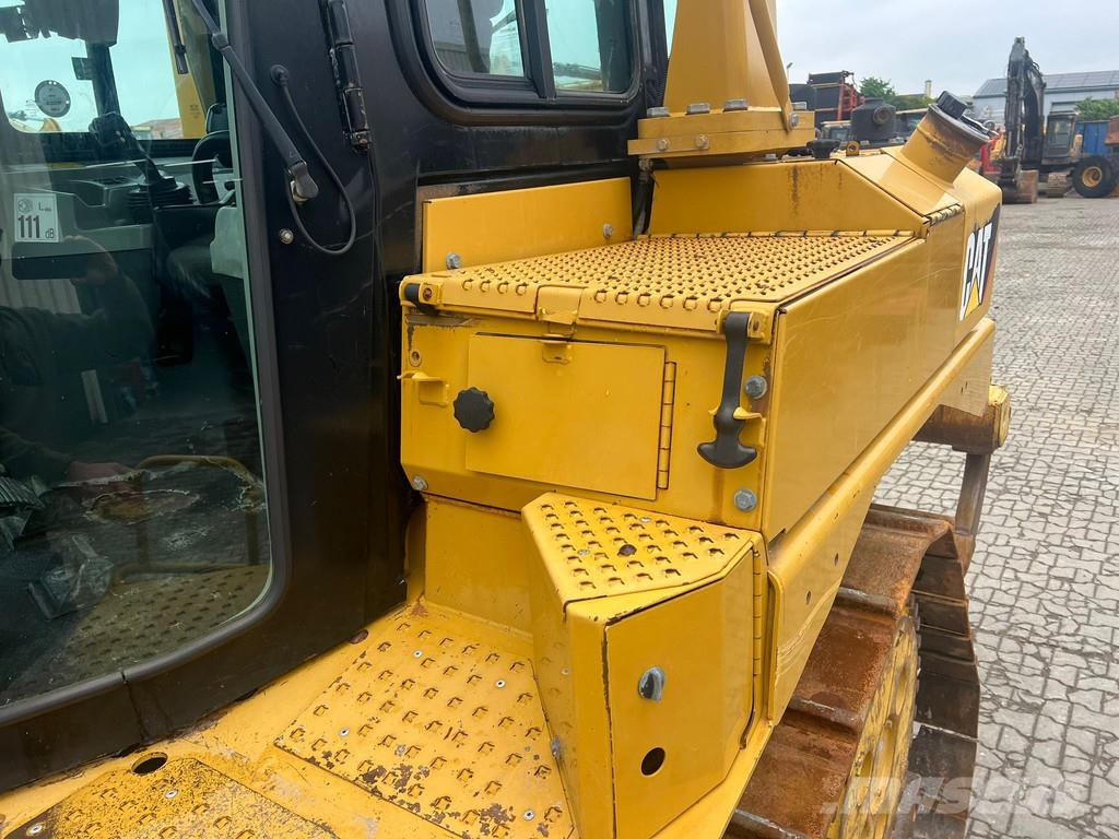 CAT D6T . Buldozer sobre oruga