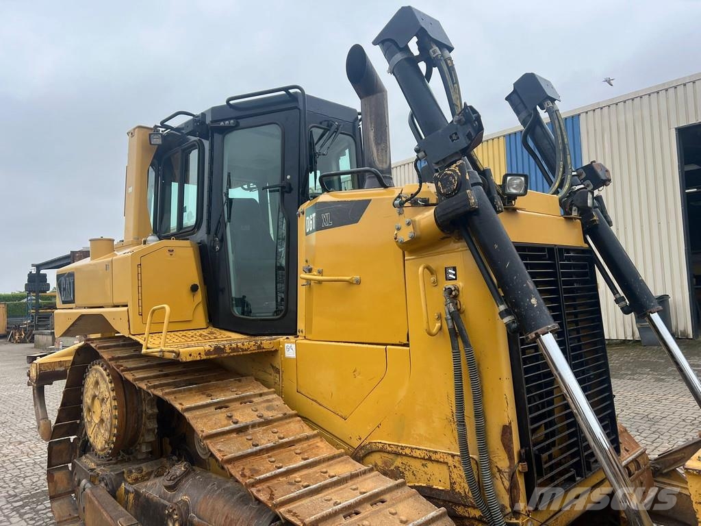 CAT D6T . Buldozer sobre oruga