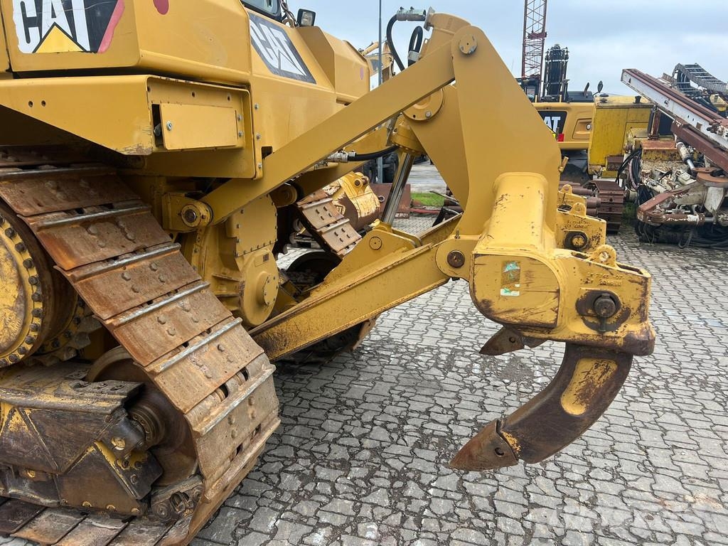 CAT D6T . Buldozer sobre oruga