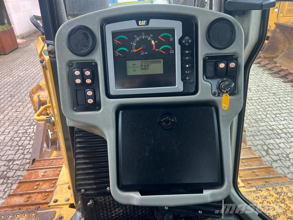 CAT D6T . Buldozer sobre oruga