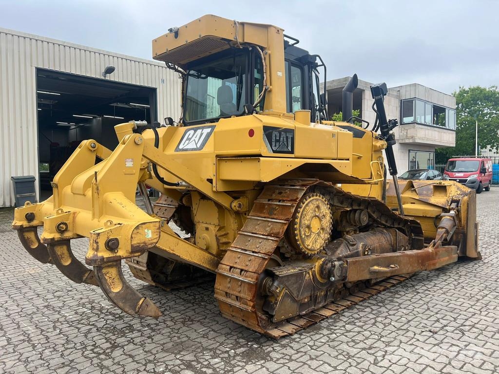CAT D6T . Buldozer sobre oruga