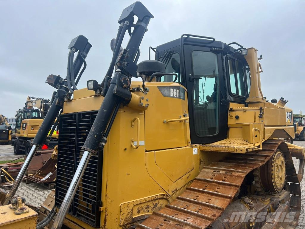 CAT D6T . Buldozer sobre oruga