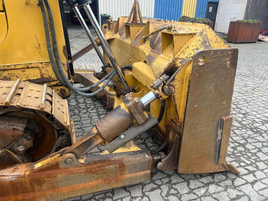 CAT D6T . Buldozer sobre oruga