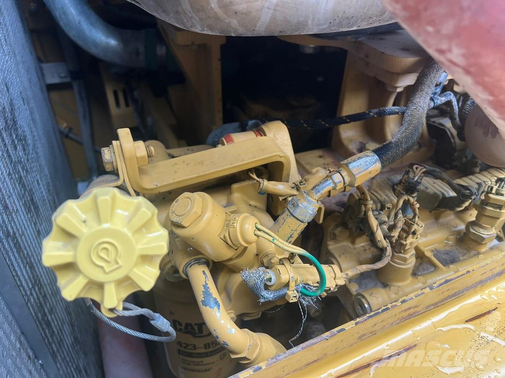 CAT D6T . Buldozer sobre oruga