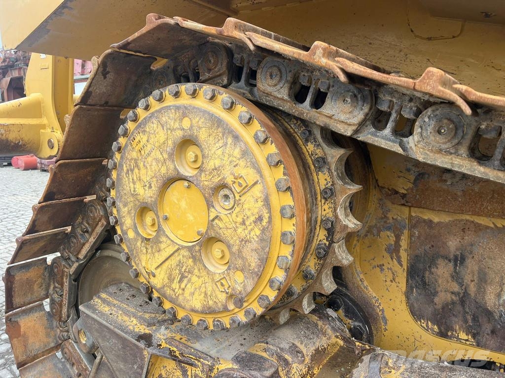 CAT D6T . Buldozer sobre oruga