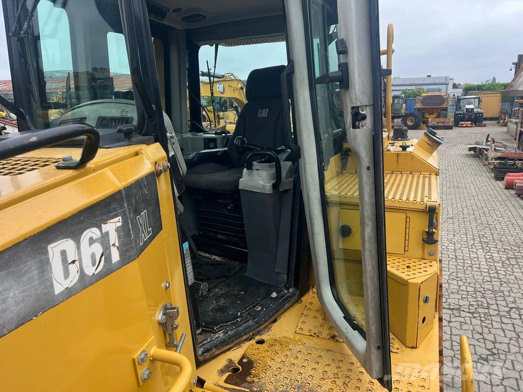 CAT D6T . Buldozer sobre oruga
