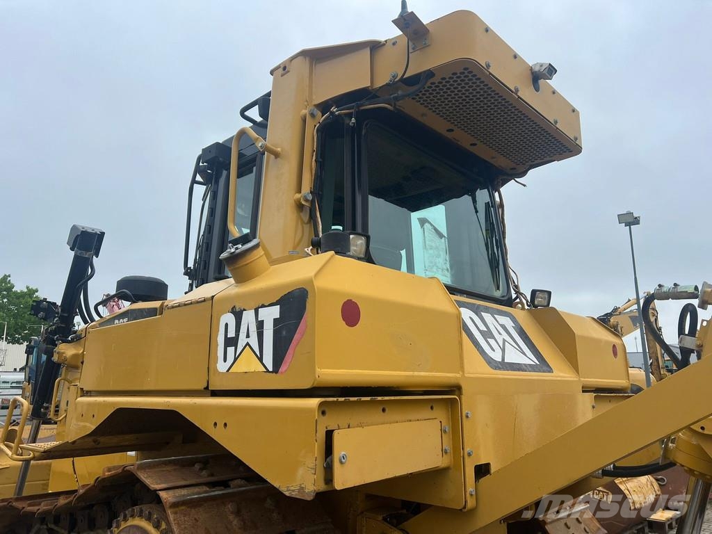 CAT D6T . Buldozer sobre oruga