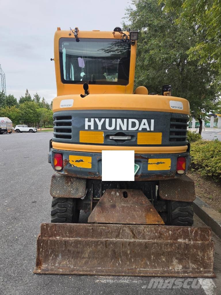 Hyundai Robex 55 W-9 轮式挖掘机