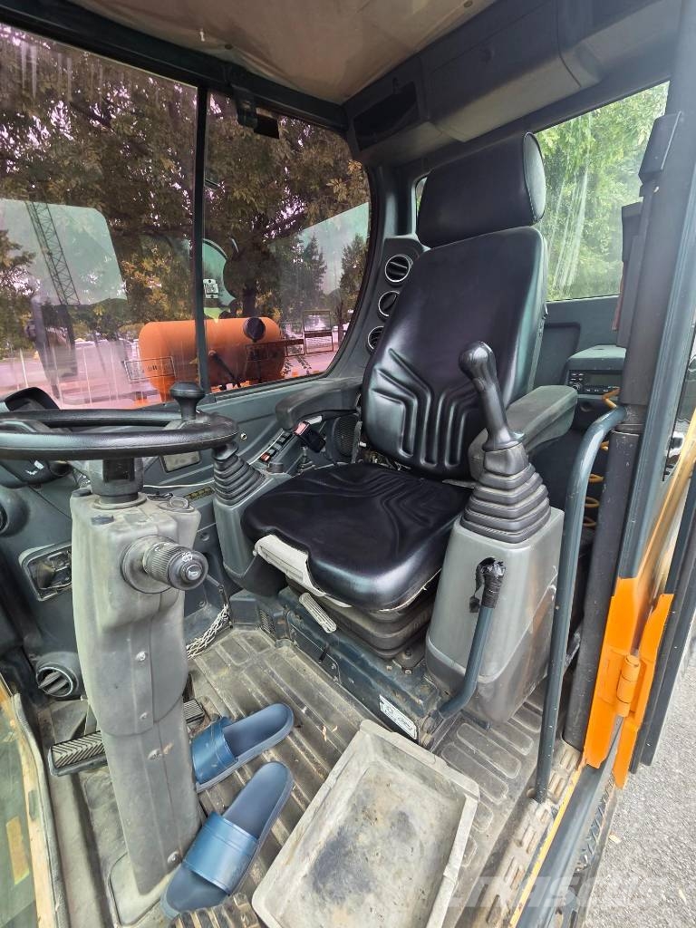 Hyundai Robex 55 W-9 轮式挖掘机