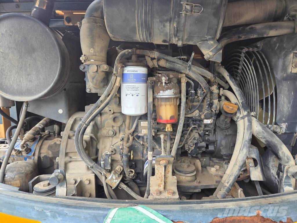 Hyundai Robex 55 W-9 轮式挖掘机