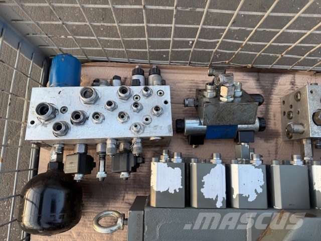 Liebherr R 906 COMPLET HYDRAULIC PARTS Hidráulicos