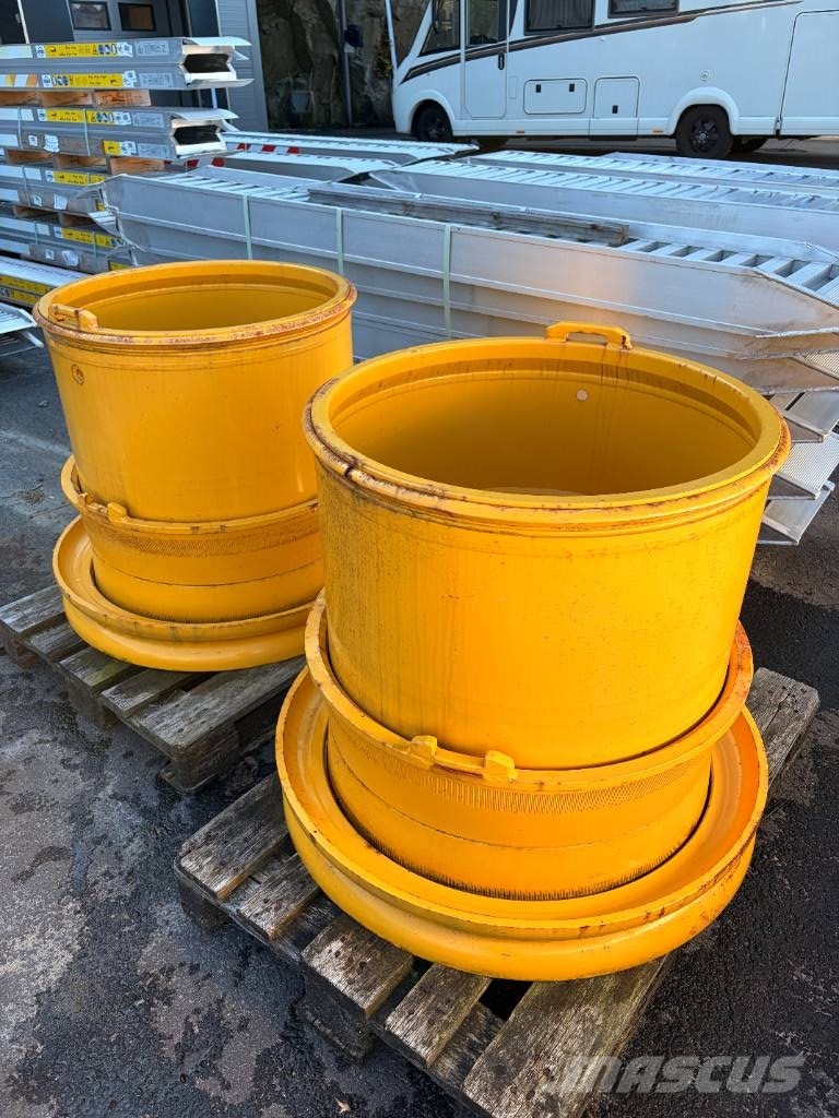 2stk felg Volvo A 60 H (33/25R29) Tyres, wheels and rims