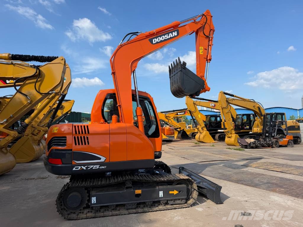 Doosan DX 75 Raupenbagger