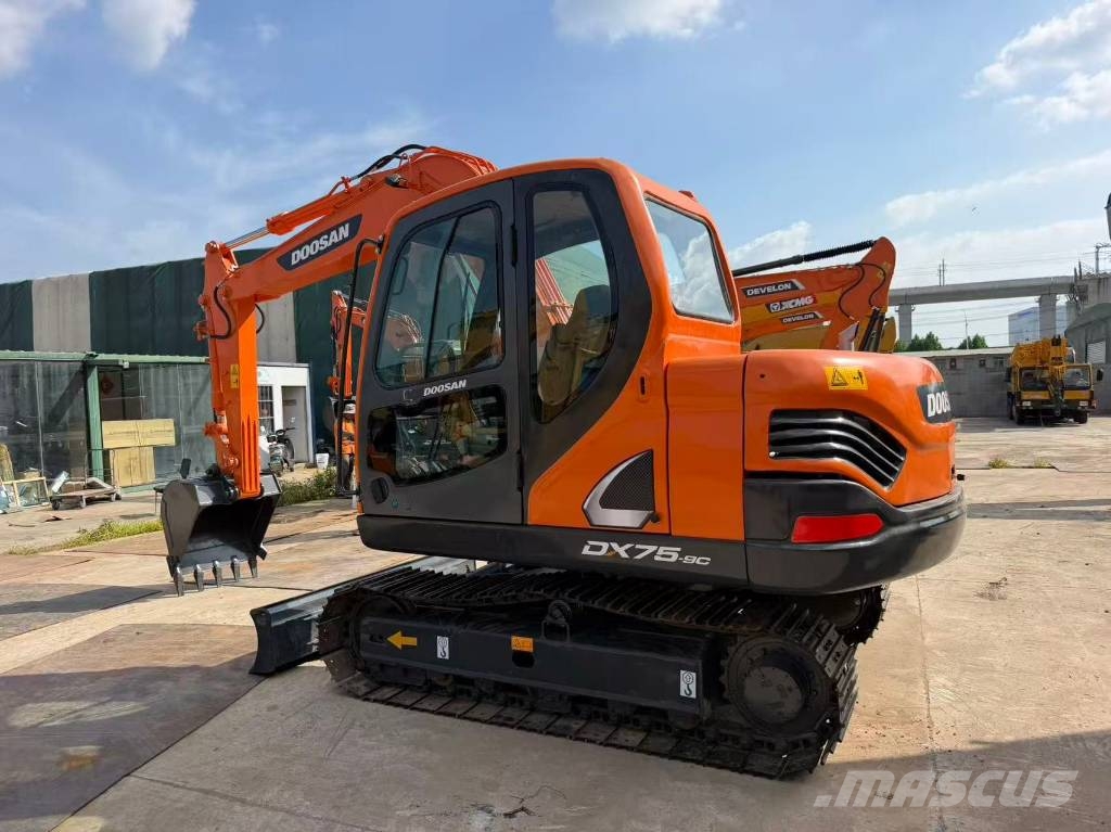 Doosan DX 75 Raupenbagger