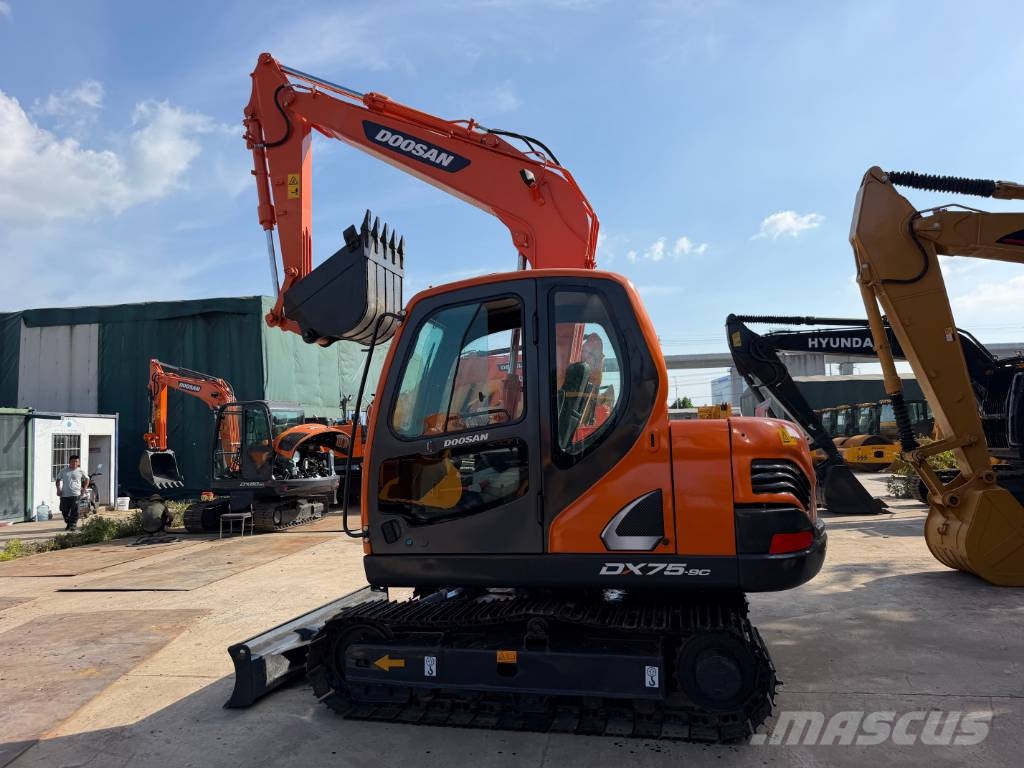Doosan DX 75 Raupenbagger