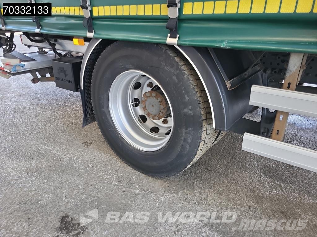 Mercedes-Benz Antos 1833 4X2 18tonner curtainsides 2000kg Ladebo Schuifzeilopbouw