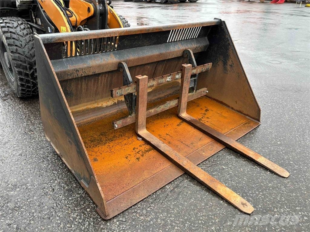 CASE 321f Hjullastare