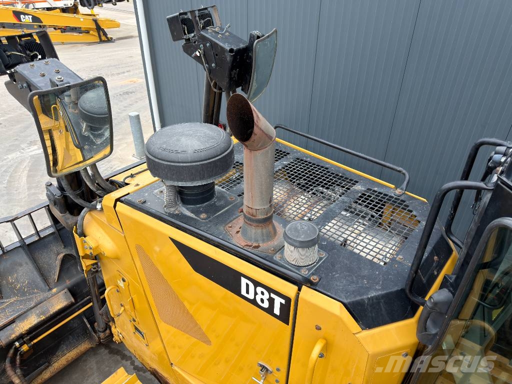 CAT D8T - CE document and TA2 Inspection available 履帶推土機