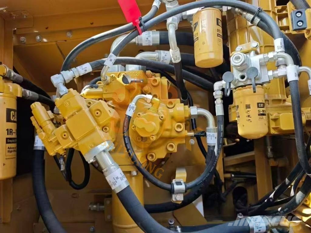 CAT 330 D2 Kāpurķēžu ekskavatori