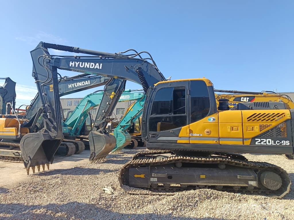 Hyundai 220LC-9s Lánctalpas kotrók