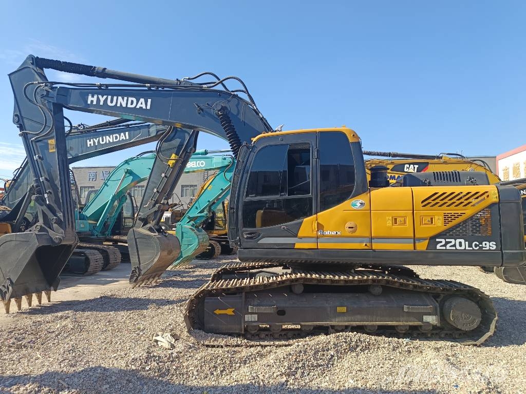 Hyundai 220LC-9s Lánctalpas kotrók