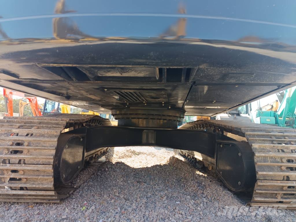 Hyundai 220LC-9s Lánctalpas kotrók