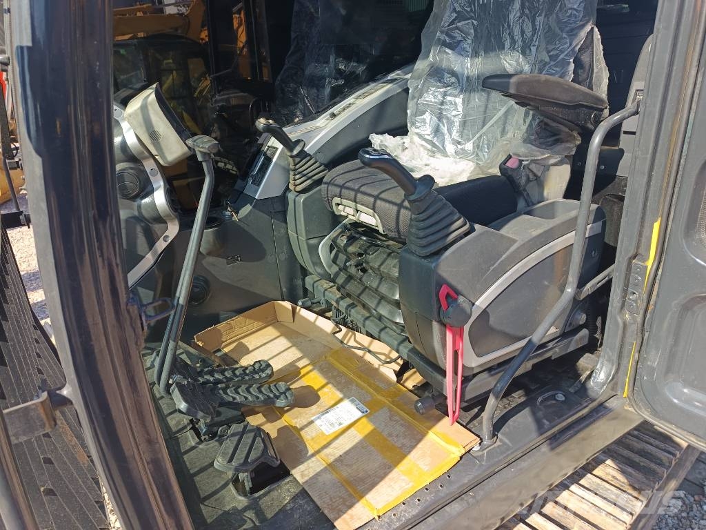 Hyundai 220LC-9s Lánctalpas kotrók