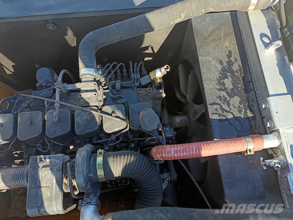 Hyundai 220LC-9s Lánctalpas kotrók