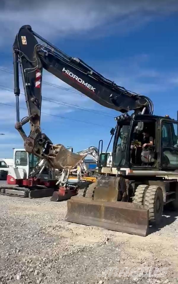 Hidromek Koparka HIDROMEK HMK 200W‑4 2018 22 Tony Gumikerekes kotrók