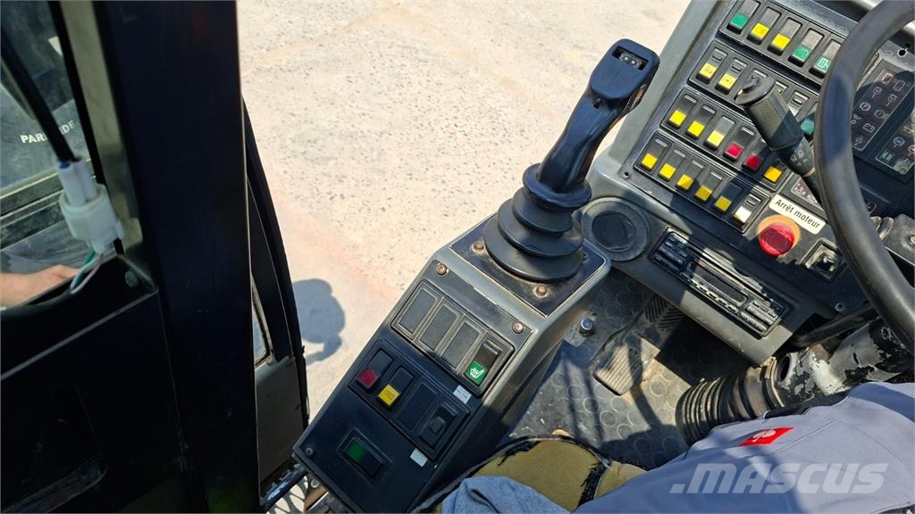 Demag AC 40-1 6X6 Camiões de chassis e cabine