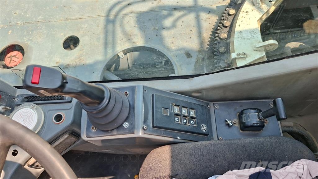 Demag AC 40-1 6X6 Camiões de chassis e cabine