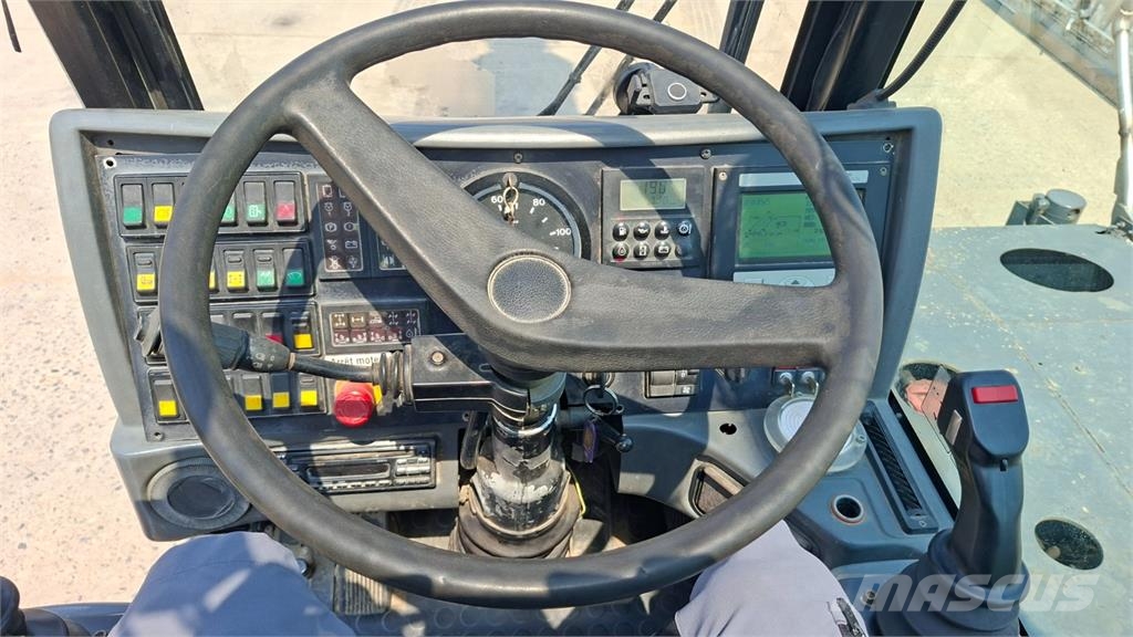 Demag AC 40-1 6X6 Camiões de chassis e cabine