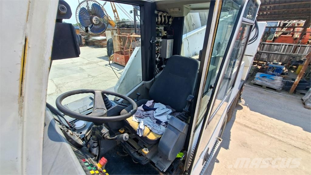 Demag AC 40-1 6X6 Camiões de chassis e cabine