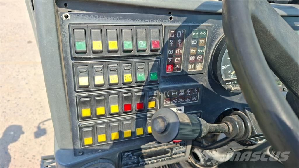 Demag AC 40-1 6X6 Camiões de chassis e cabine