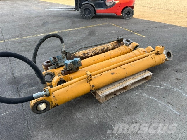 Liebherr R 954 B USED HYDRAULIC CYLINDER COMPLET Гидравлическая система