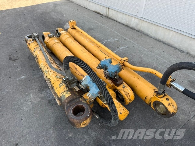 Liebherr R 954 B USED HYDRAULIC CYLINDER COMPLET Гидравлическая система
