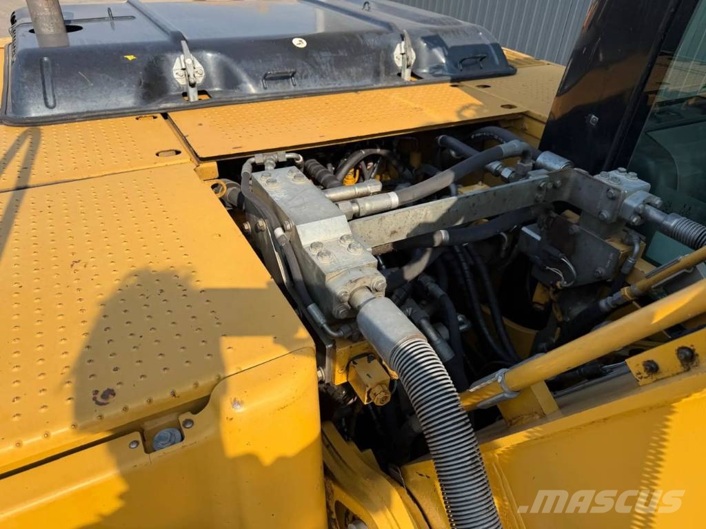 CAT 323D L Raupenbagger