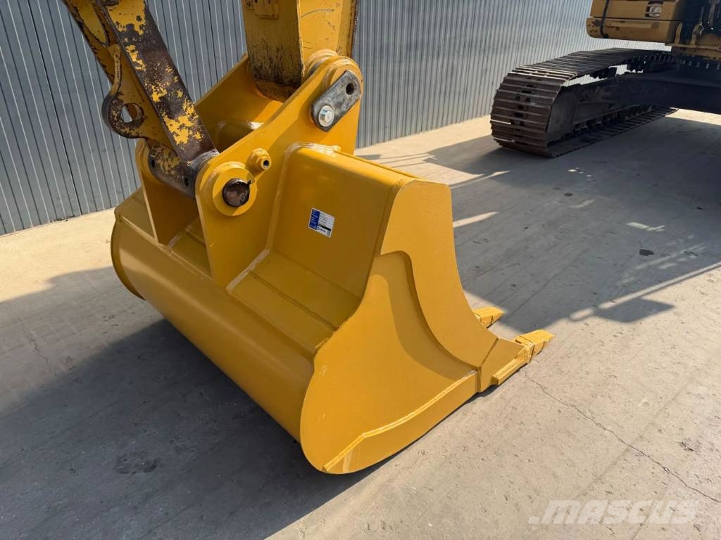 CAT 323D L Raupenbagger