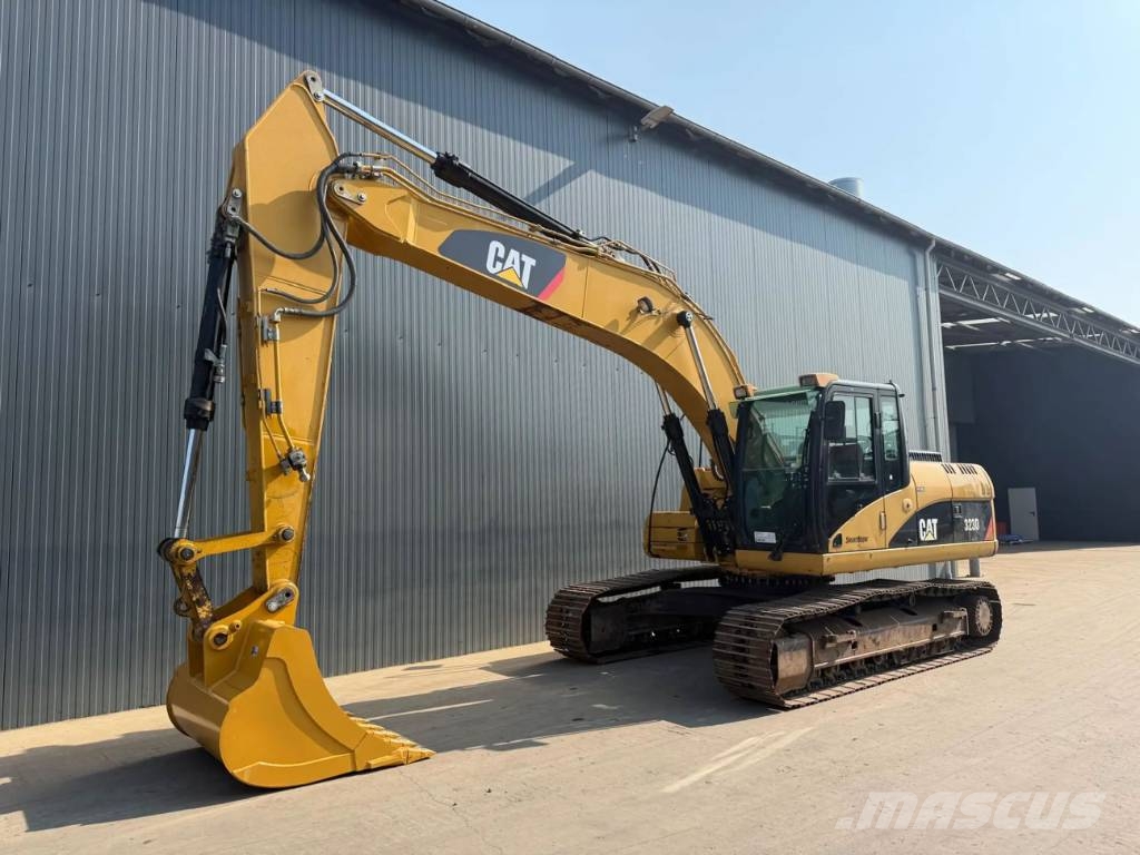 CAT 323D L Raupenbagger