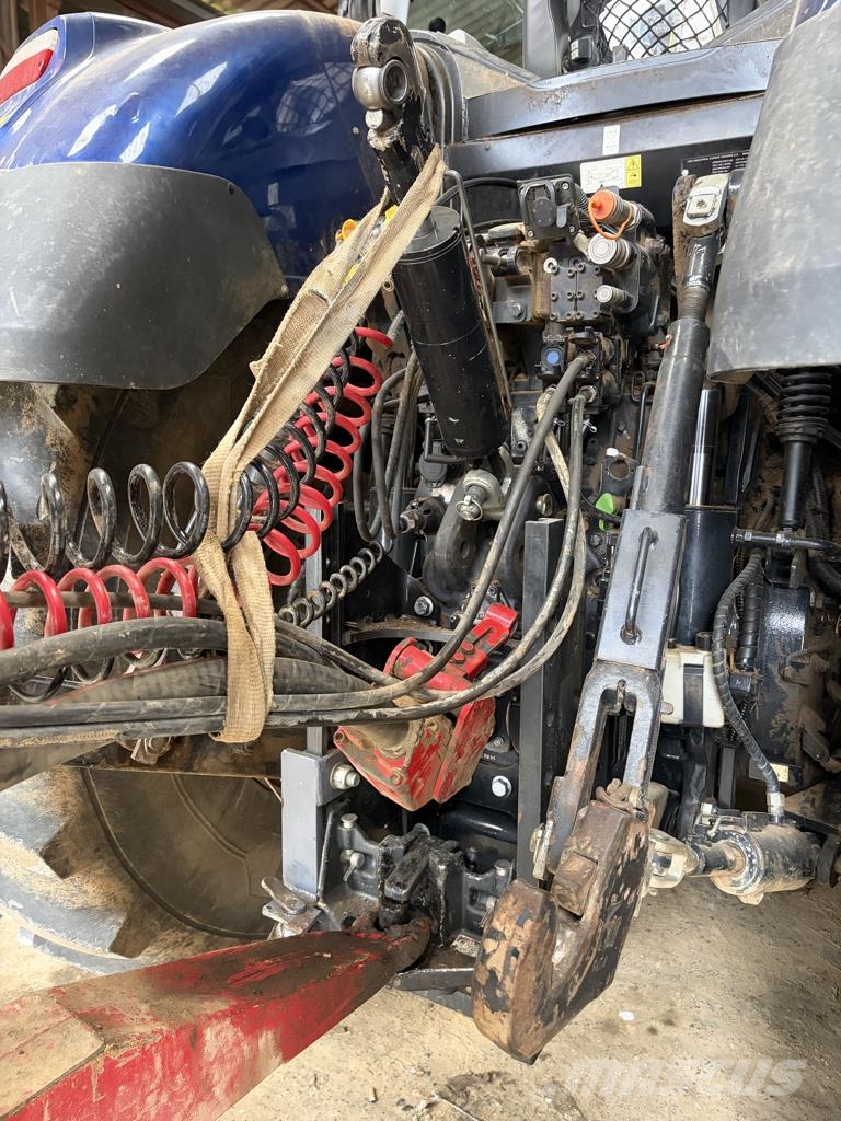 New Holland T7.315 HD AC Traktori