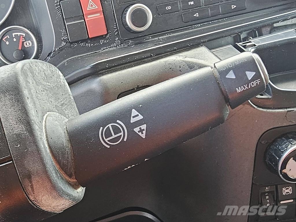 MAN 26.440 TGX 6X2 TAILLIFT شاحنات ذات هيكل صندوقي