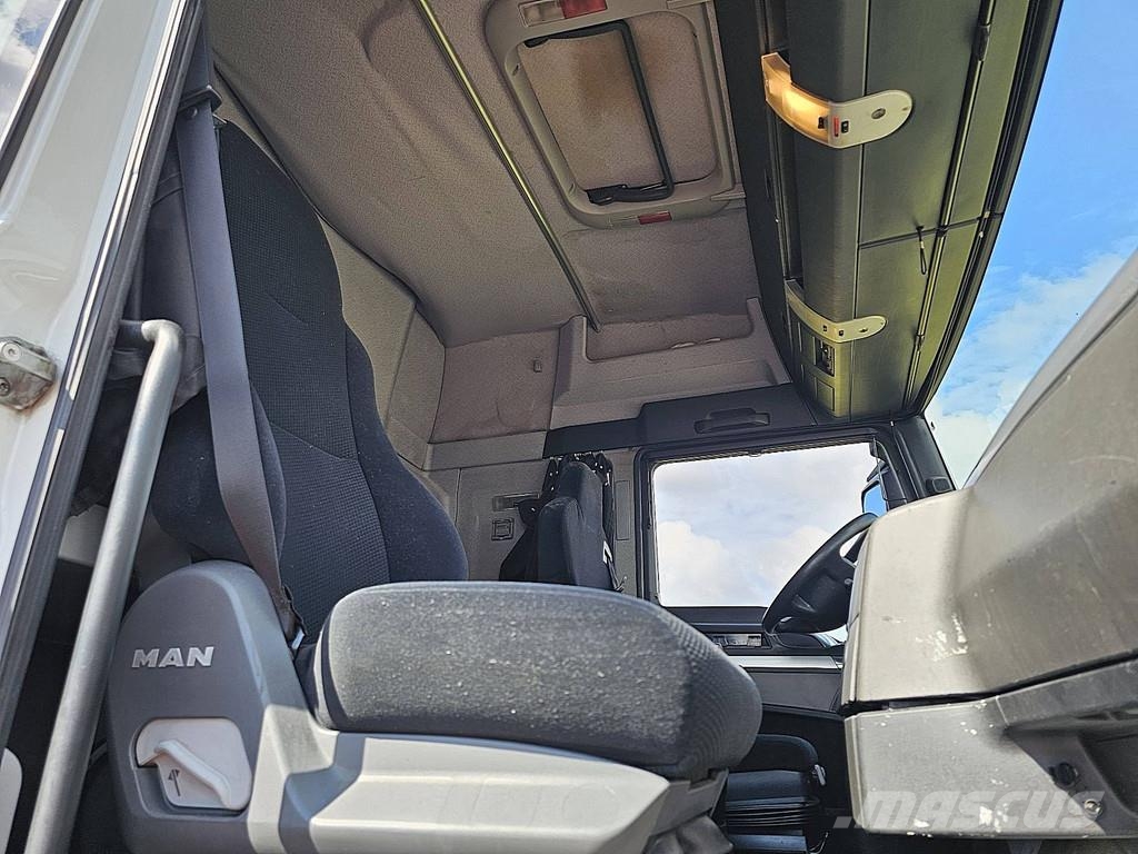 MAN 26.440 TGX 6X2 TAILLIFT شاحنات ذات هيكل صندوقي