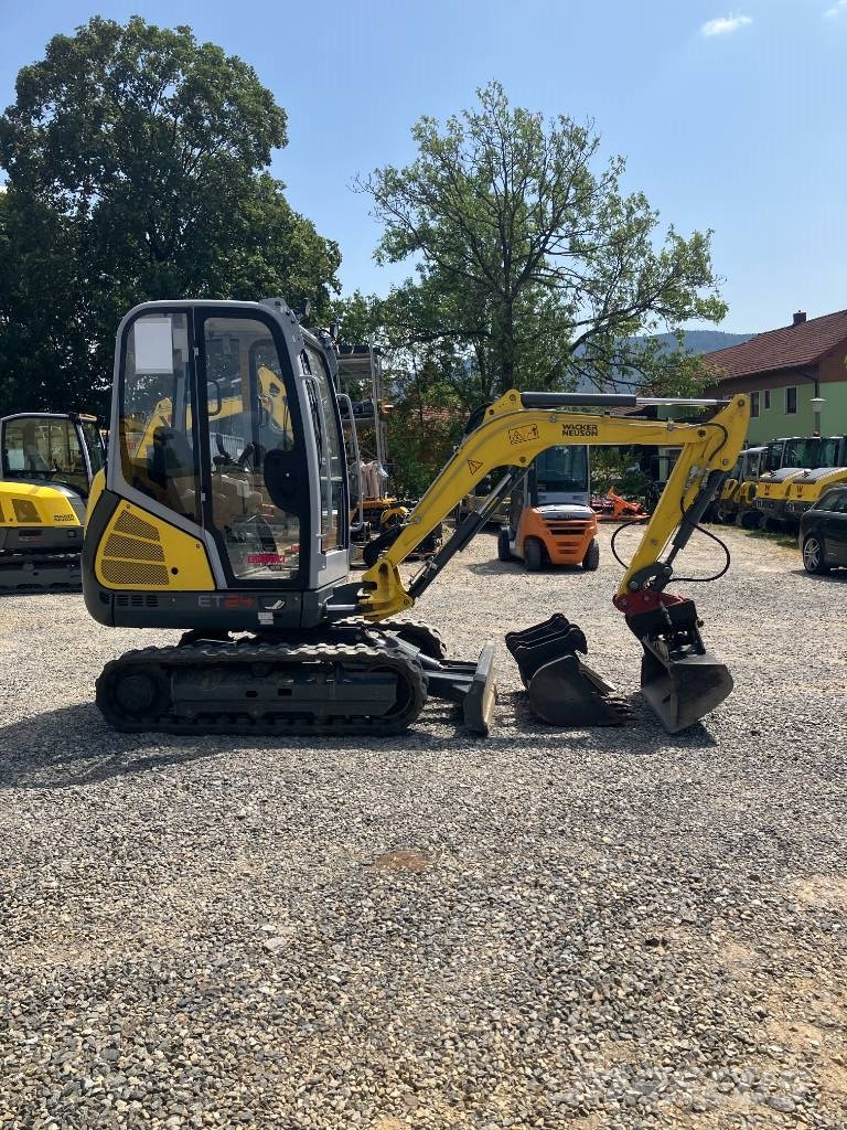 Wacker Neuson ET24 حفارات زحافة