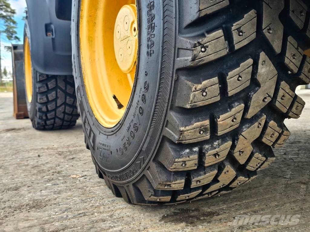 CAT 908 H 2 Iekrāvēji uz riteņiem