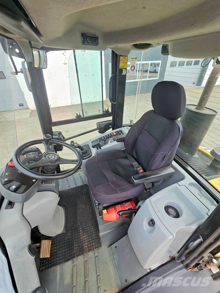 CAT 908 H 2 Iekrāvēji uz riteņiem