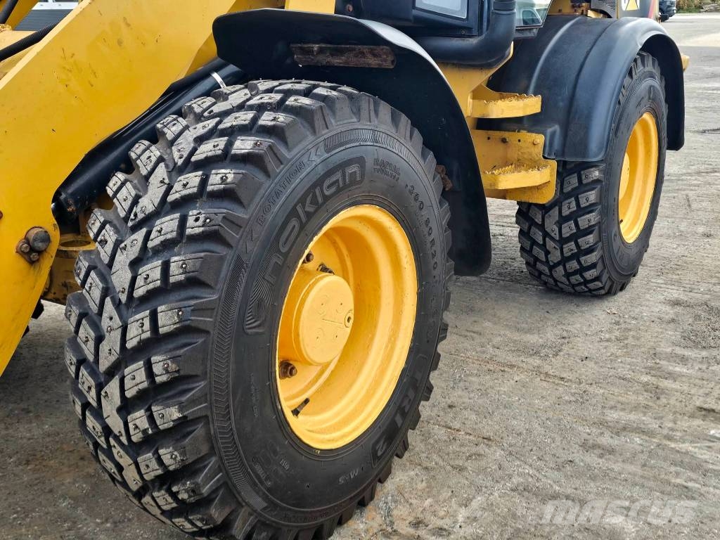 CAT 908 H 2 Iekrāvēji uz riteņiem