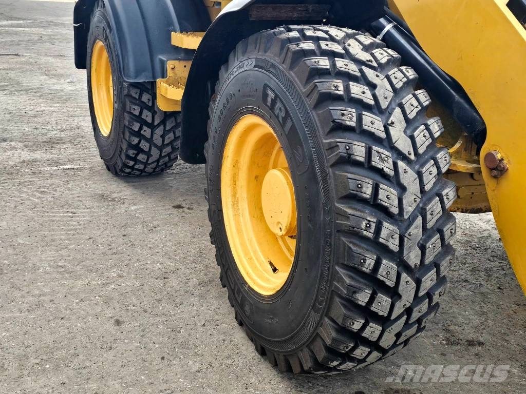 CAT 908 H 2 Iekrāvēji uz riteņiem